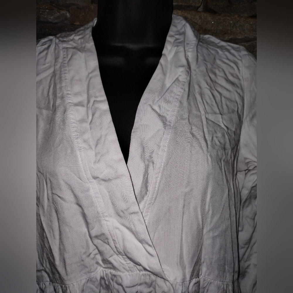 Milk and Roses NWT white Tamara dress, v neck 3/4 sleeves size xs - Picture 3 of 8